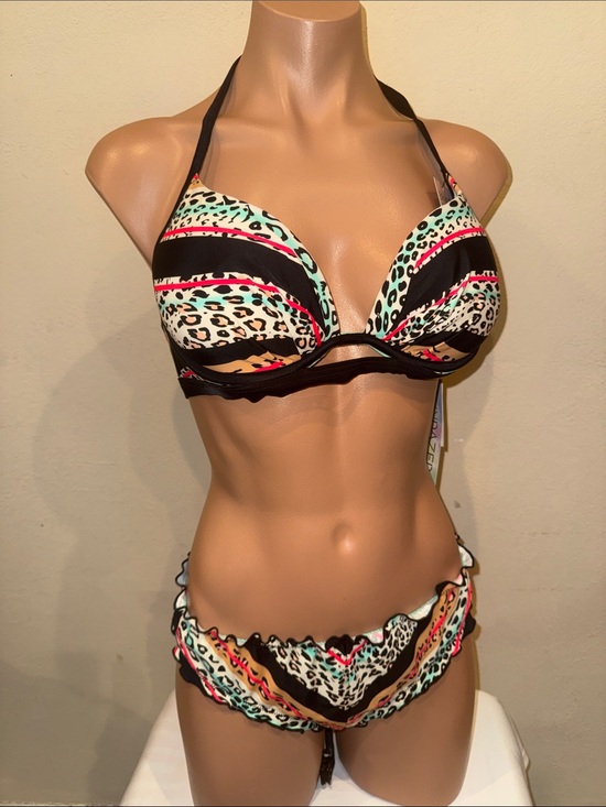 Sundazed Other - NWT Sundazed push up bikini set size XL 36B/C underwire